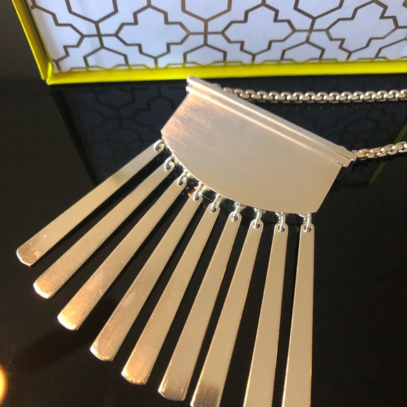 Kendra Scott pink mother of pear necklace - Picture 3 of 6